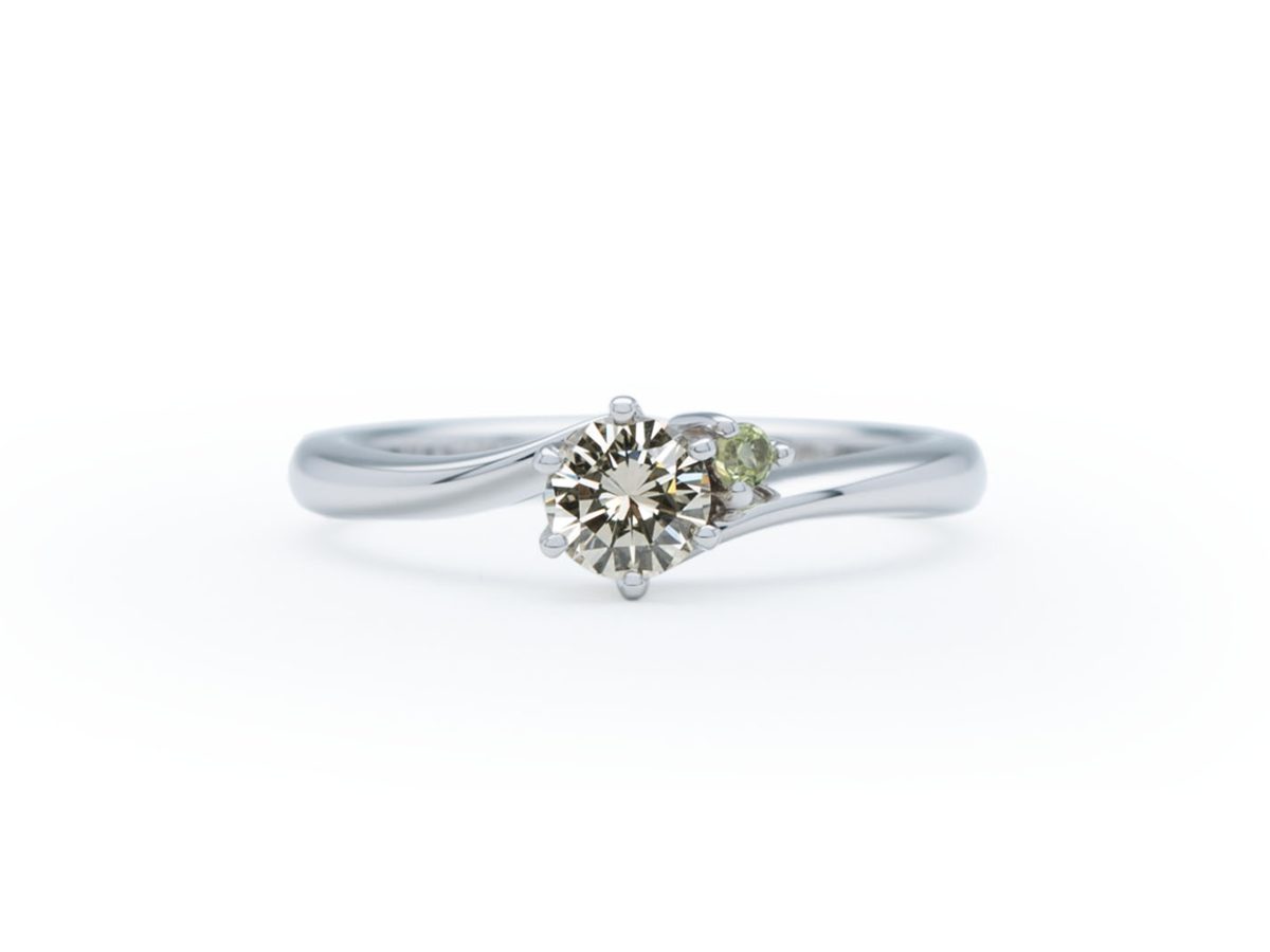 ひみつのメッセージが入った手作り婚約指輪 W様