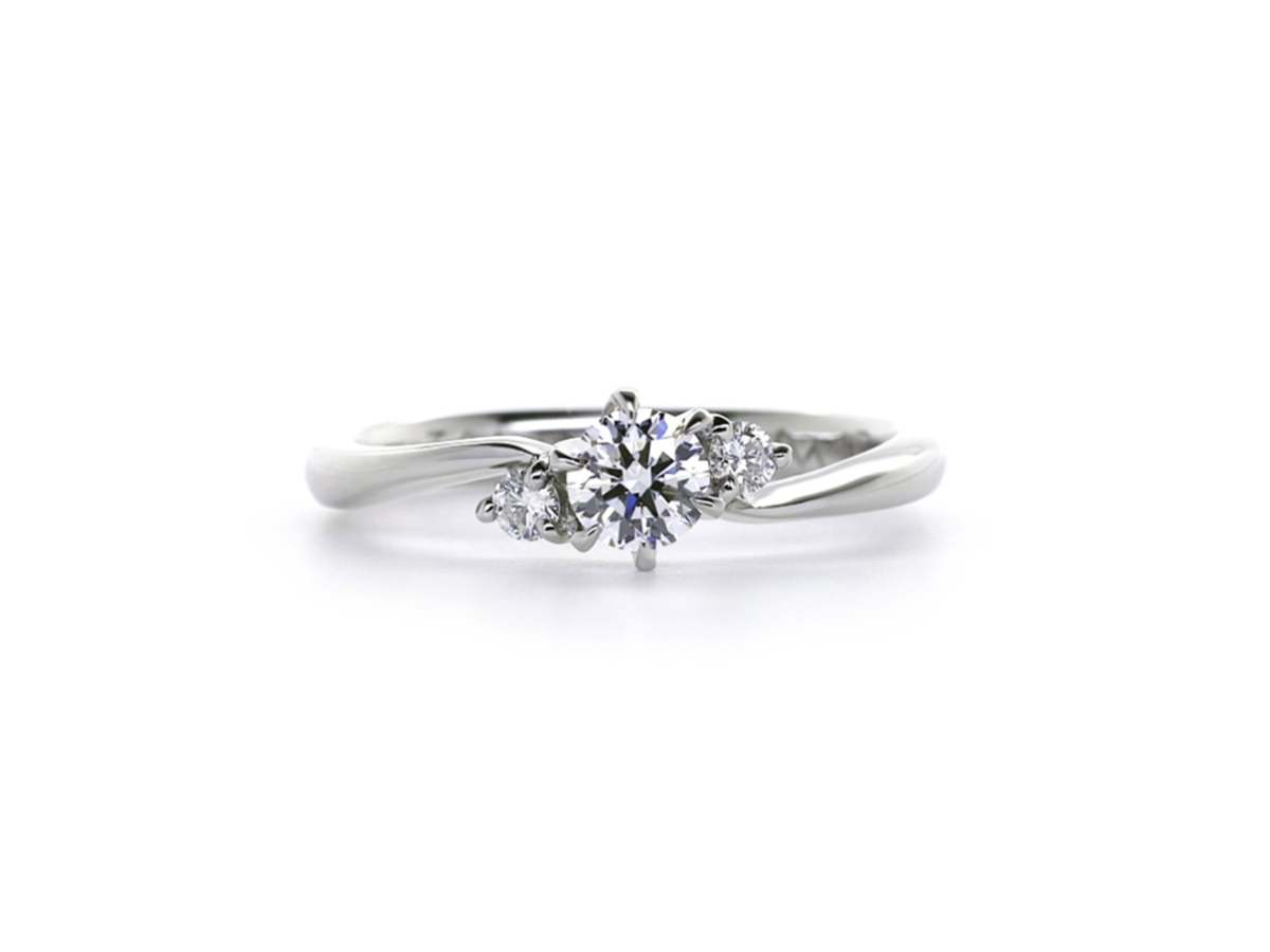 細身のウェーブが入ったダブルサイドメレの手作り婚約指輪 笹村様