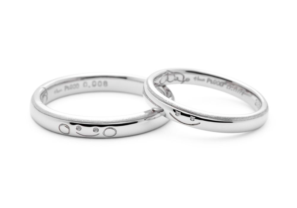 お互いを描いたスマイルの手作り結婚指輪 M様ご夫婦