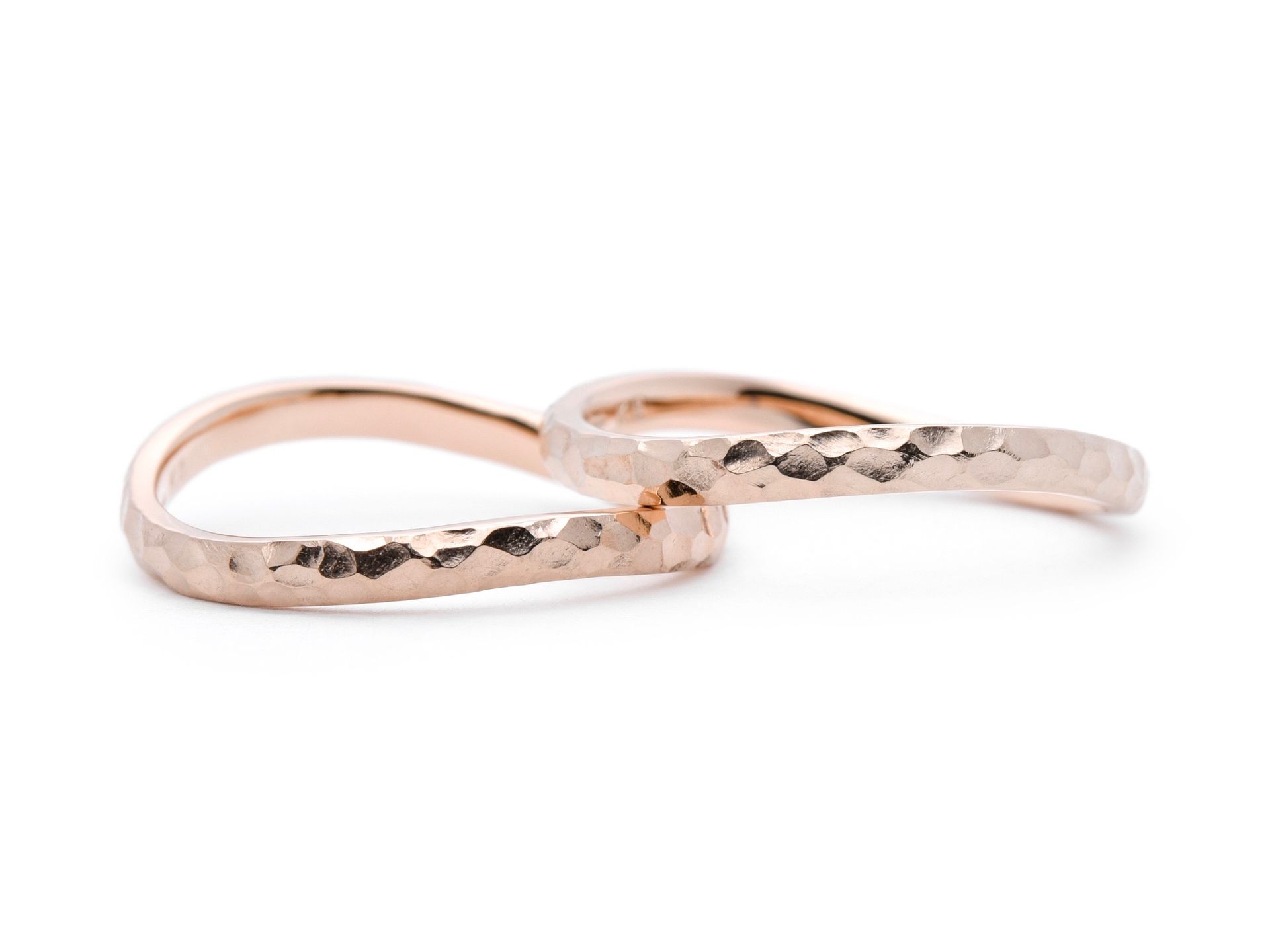 槌目加工の手作り結婚指輪