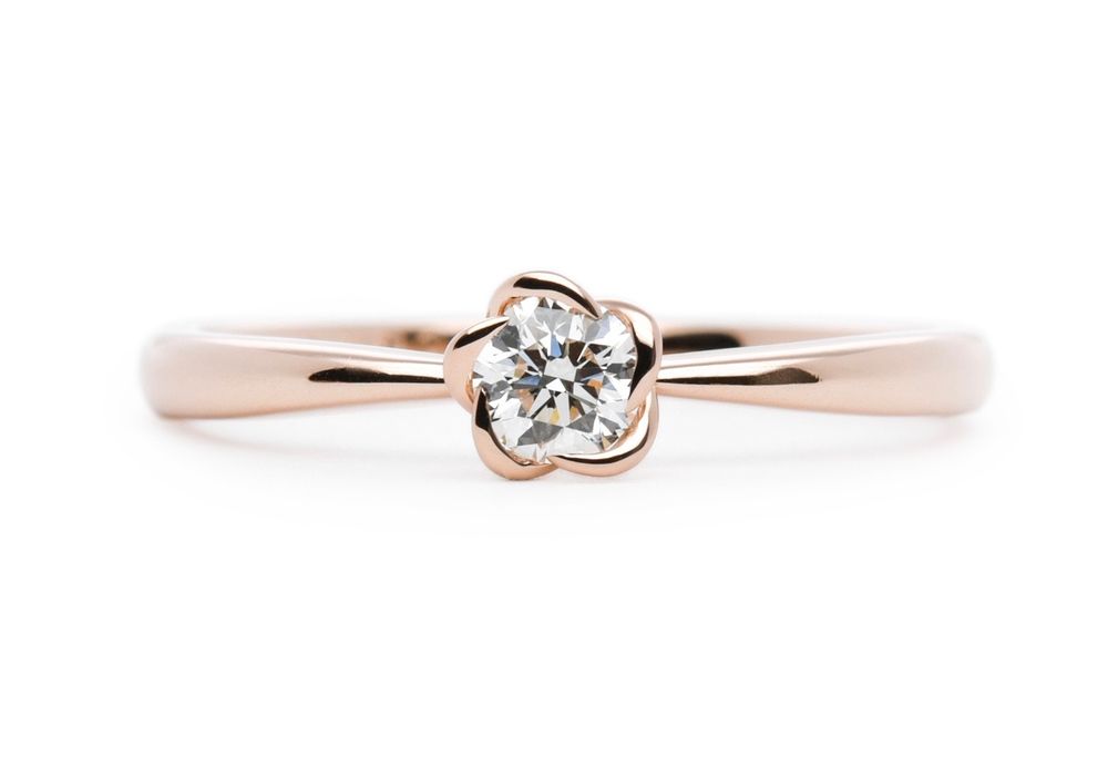 ローズゴールドのお花モチーフの手作り婚約指輪 Shuhei to Sachiho