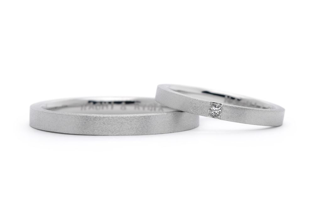 ダイヤポイントのシンプルな手作り結婚指輪