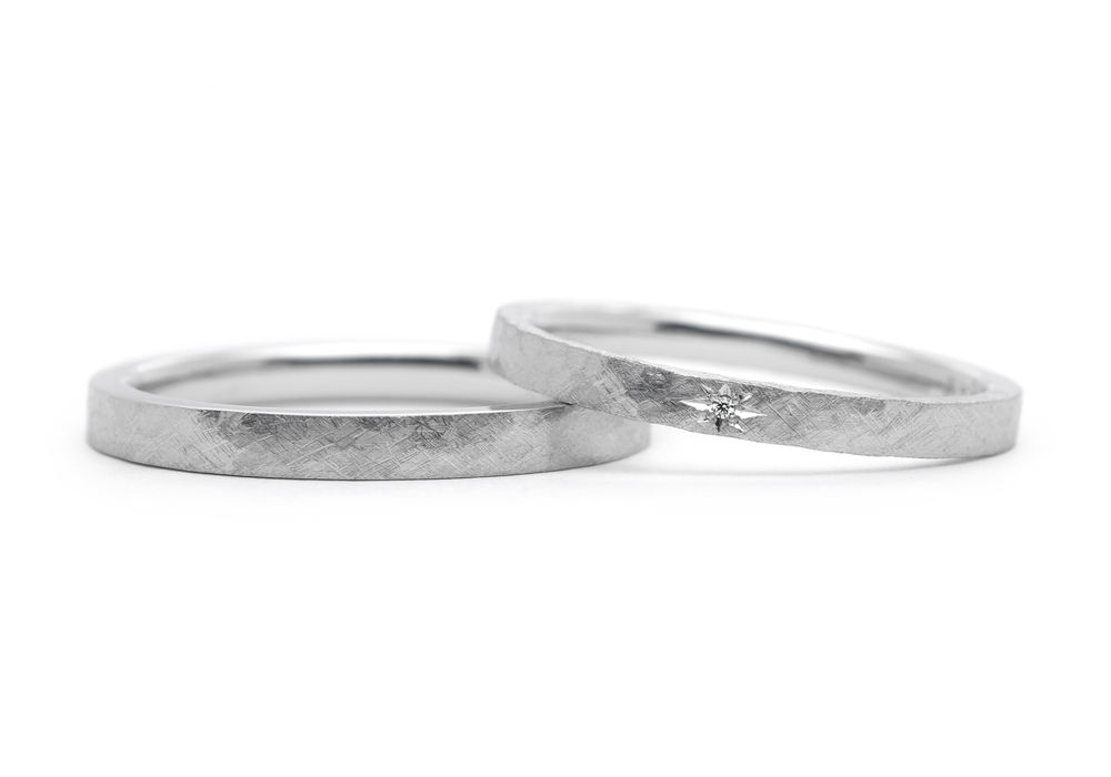 シンプルなアンティーク加工の手作り結婚指輪 Tatsuki&Shion