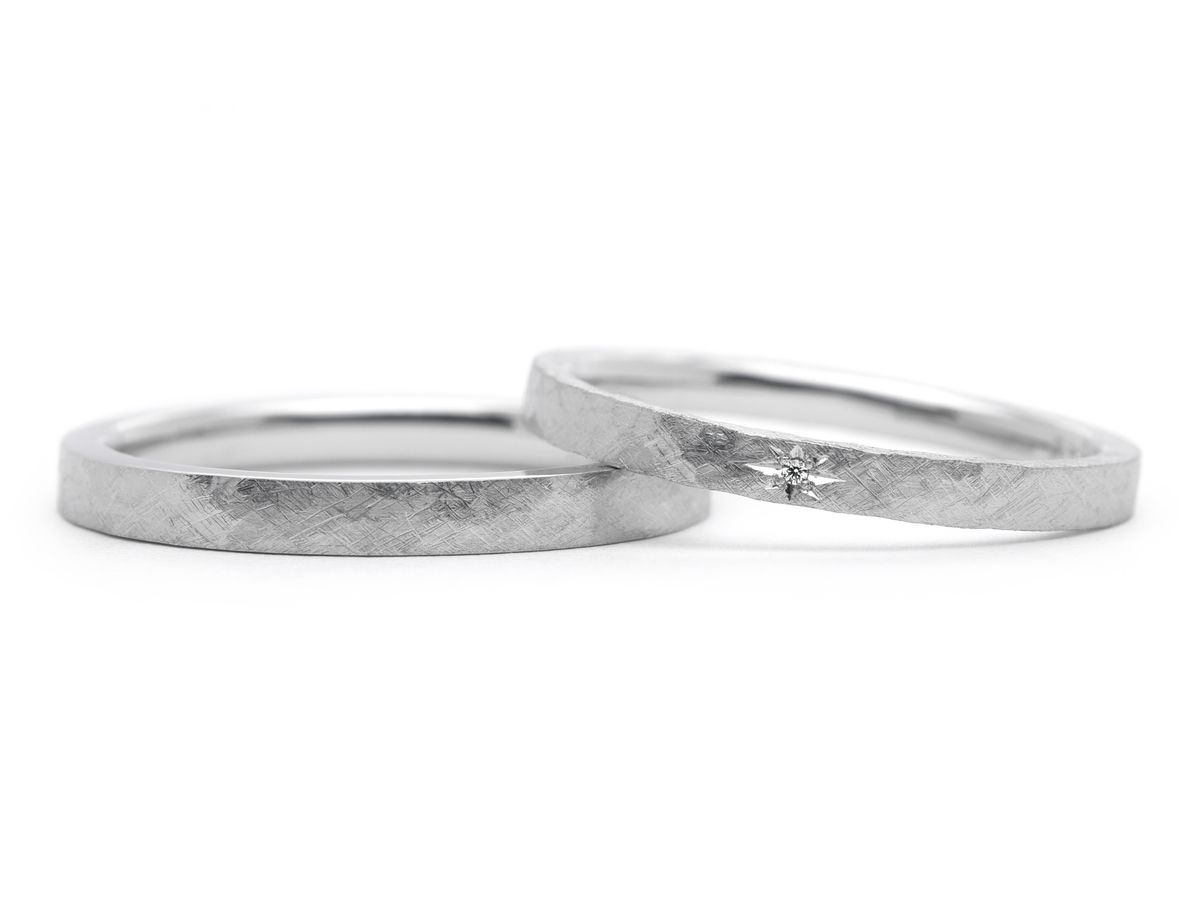 シンプルなアンティーク加工の手作り結婚指輪 Tatsuki&Shion