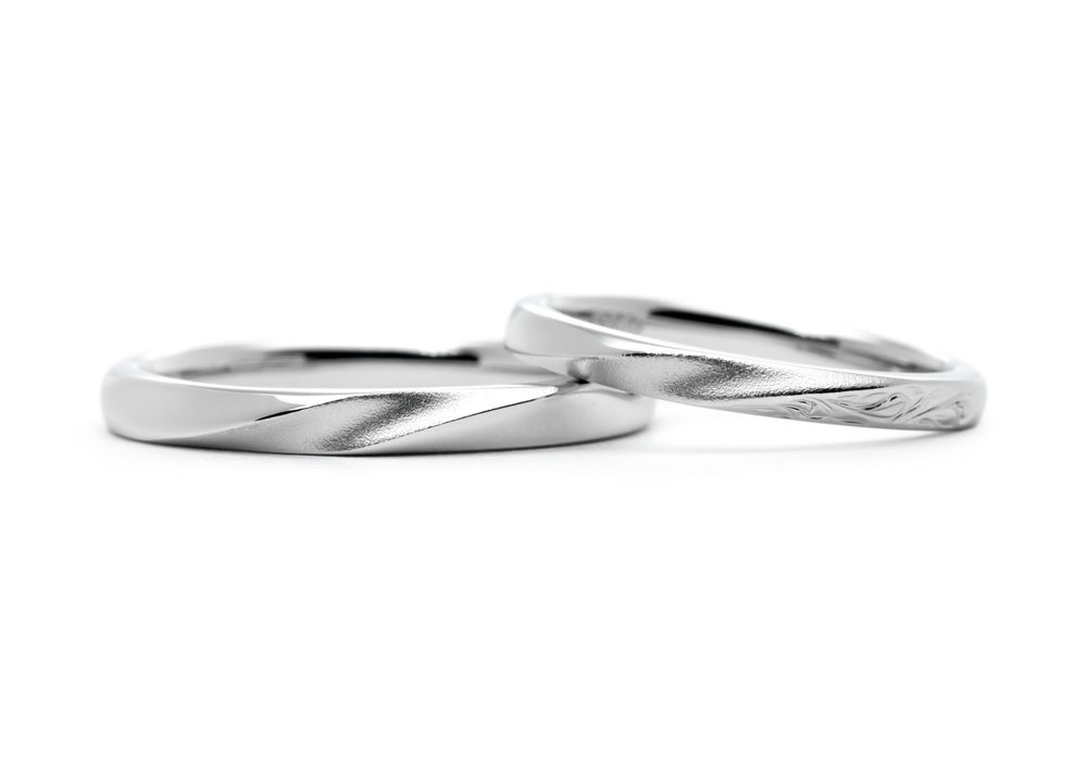 ホーニング加工とハワイアン彫りを施したオーダーメイド結婚指輪 Takehito&Natsumi