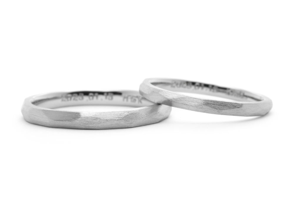 ファセットにヘアライン加工を施した手作り結婚指輪 Kaihei&Mai
