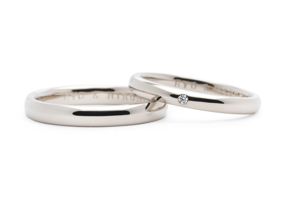 シンプルなシャンパンゴールドの甲丸の手作り結婚指輪