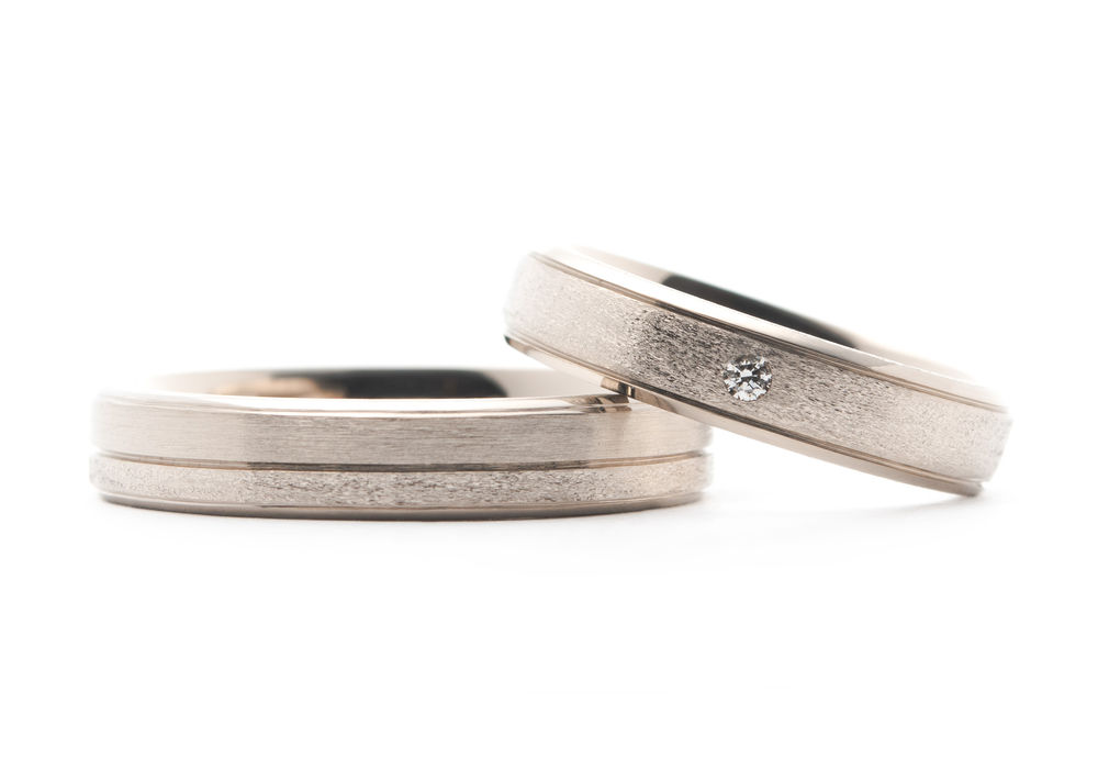 マット加工にラインが入った手作り結婚指輪