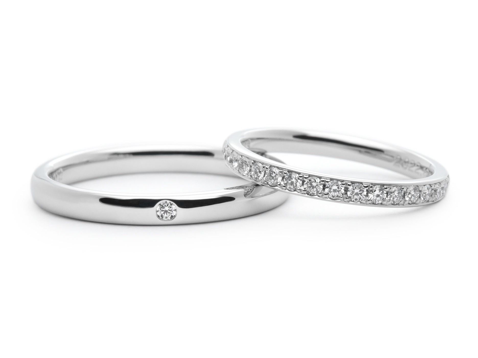 ハーフエタニティとシンプルな甲丸をペアにした手作り結婚指輪