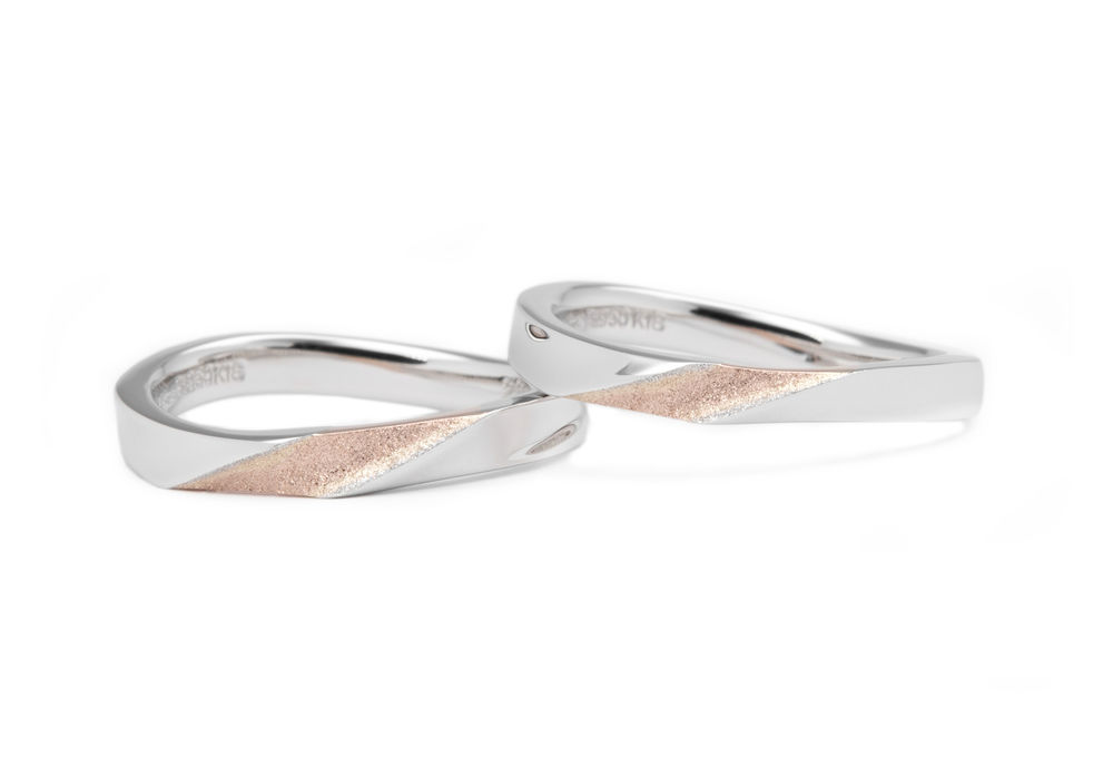 ウェーブひねりにスターダスト加工を施したコンビネーションの手作り