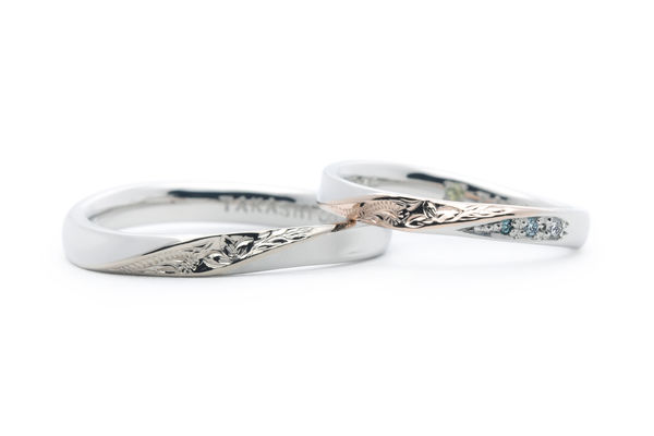 コンビネーションにハワイアン彫りを施した手作り結婚指