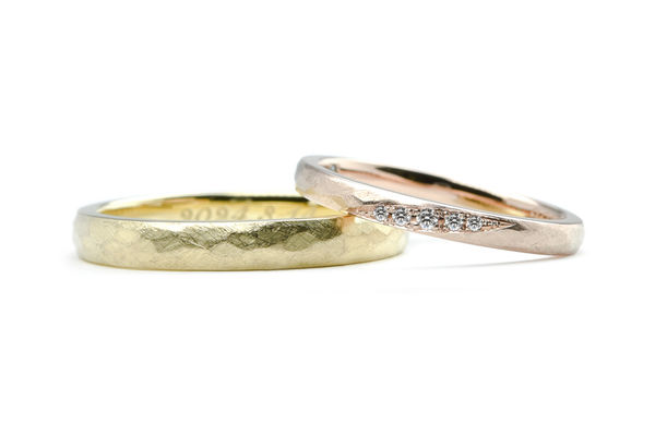 ライムゴールドとローズゴールドのアンティーク調結婚指輪