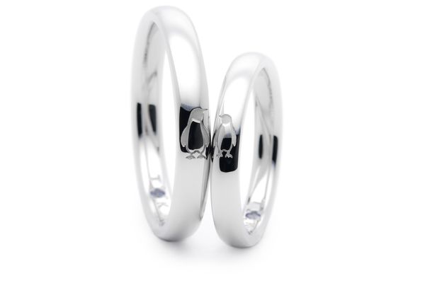 シンプルなペンギンのオーダーメイド結婚指輪