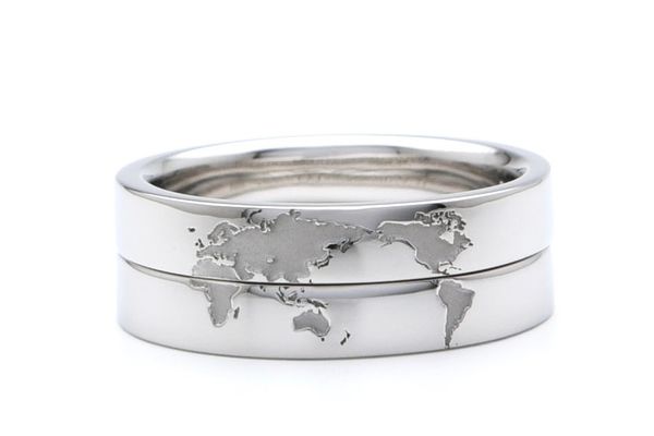 平打ちに世界地図を入れた手作り結婚指輪