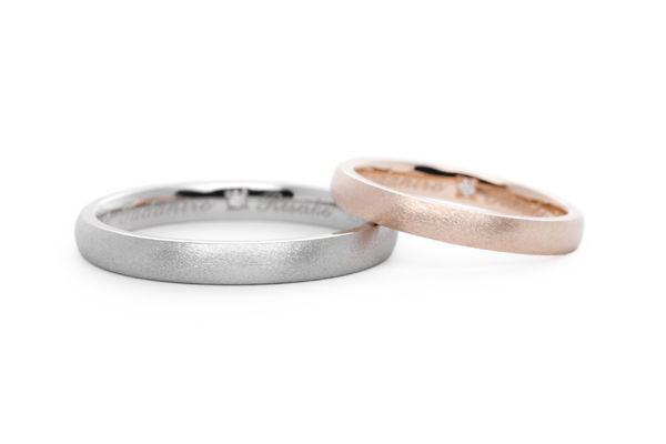ダイヤポイント加工で華やかに仕上げたプラチナとピンクゴールドの手作り結婚指輪