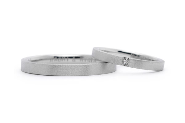 ダイヤポイントのシンプルな手作り結婚指輪