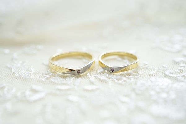 ライムゴールドの結婚指輪の魅力とは
