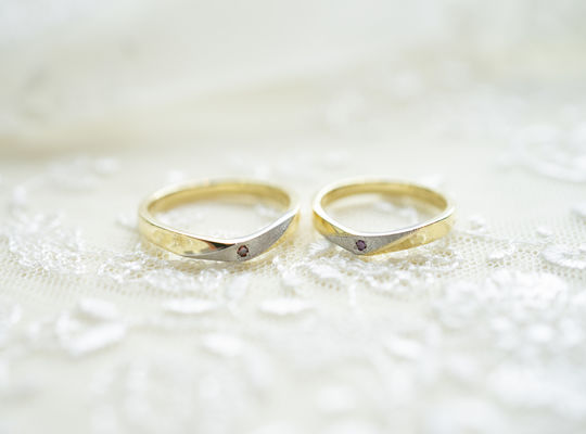 結婚指輪におけるコンビネーションデザインの魅力