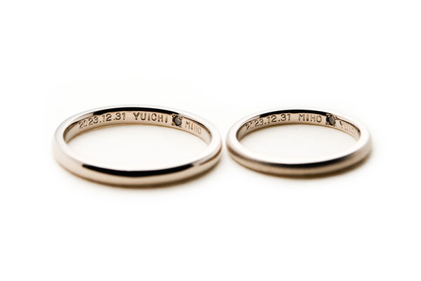 シャンパンゴールドにマット加工を施した手作り結婚指輪