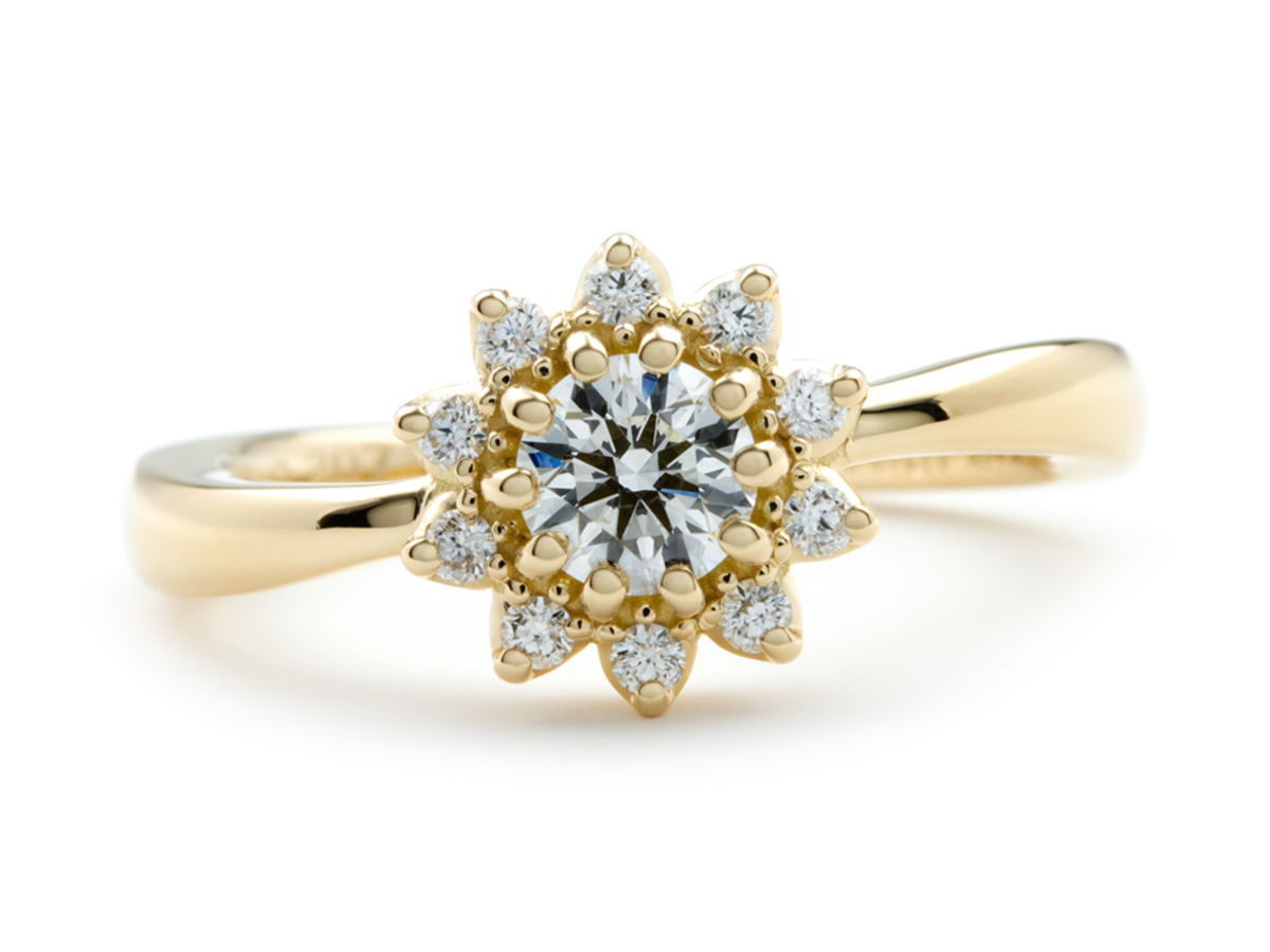 華やかなひまわりのオーダーメイド婚約指輪