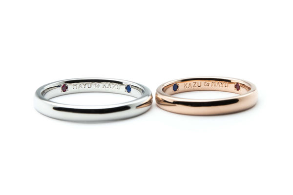 馬のシルエットをレーザーでお入れした結婚指輪