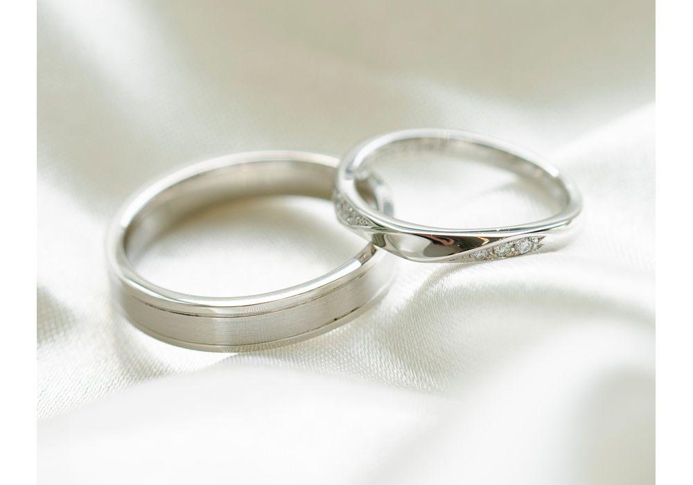 プラチナで作る平打ちとふたひねりの結婚指輪