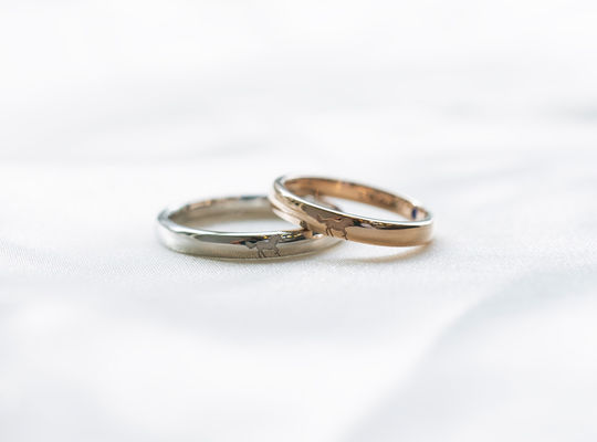 結婚指輪に馬モチーフを加えて特別なデザインを手作りしよう