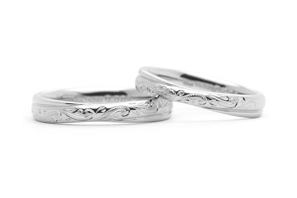 ラインと秘密のマークが入った手作り結婚指輪