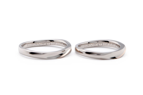 ホワイトゴールドにスターダスト加工の手作り結婚指輪