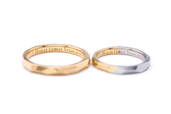 アンティークゴールド&プラチナのファセットデザインの結婚指輪