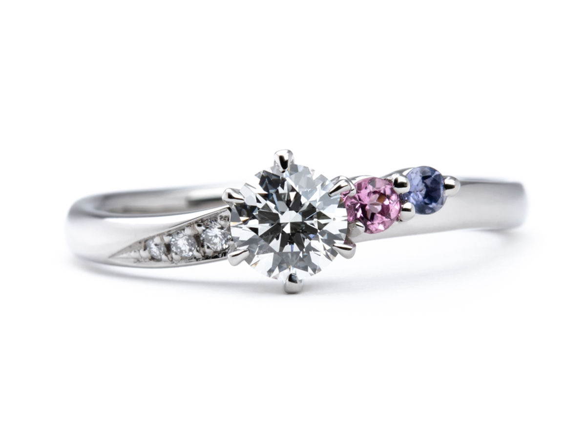 アイオライトとピンクトルマリンを使った手作り婚約指輪