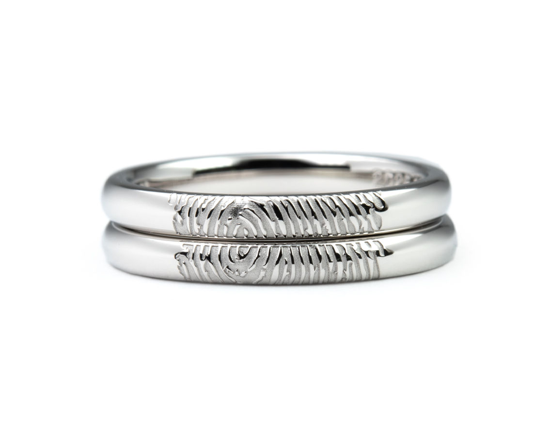 重ねるとふたりの指紋が完成する手作り結婚指輪
