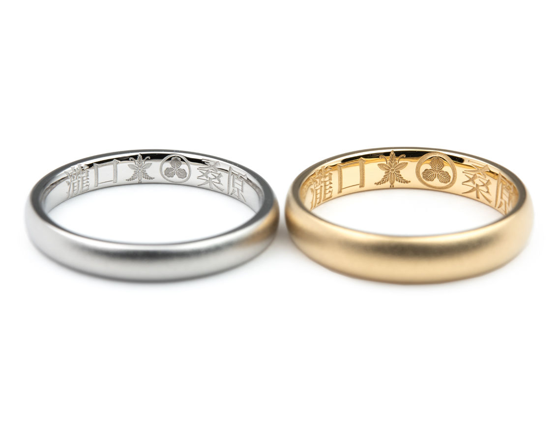 御両家の家紋が入ったオーダーメイド結婚指輪