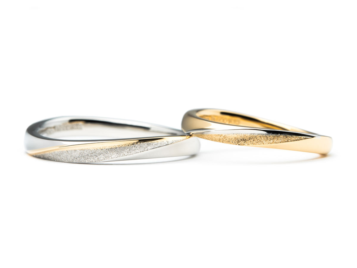 アンティークゴールド×プラチナのふたひねりのオーダーメイド結婚指輪