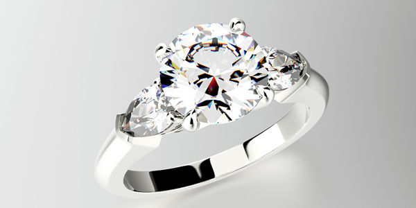 個性を出しやすいメレダイヤの婚約指輪