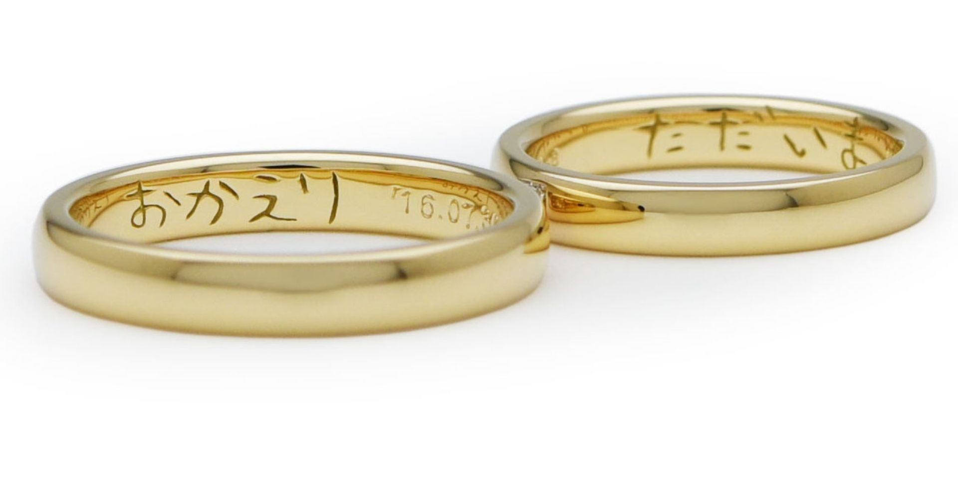 ふたりの大切にしている言葉を手彫りした結婚指輪