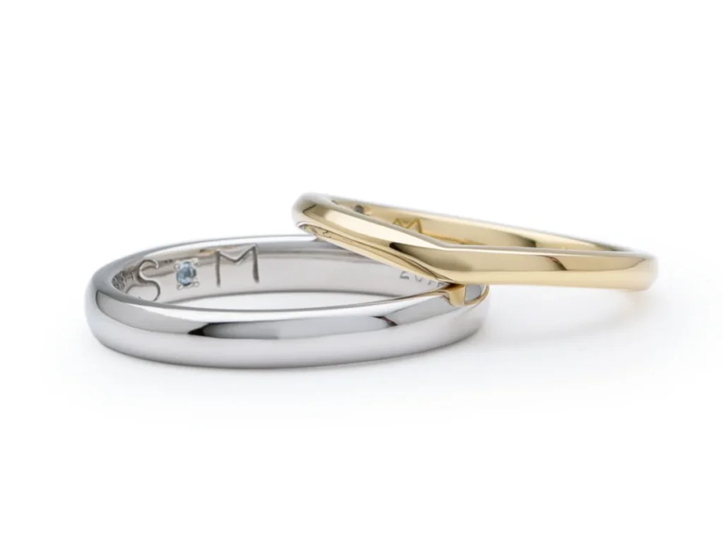 お互いのリングを重ねると現れるハートマークが特徴的な手作り結婚指輪 S様&M様