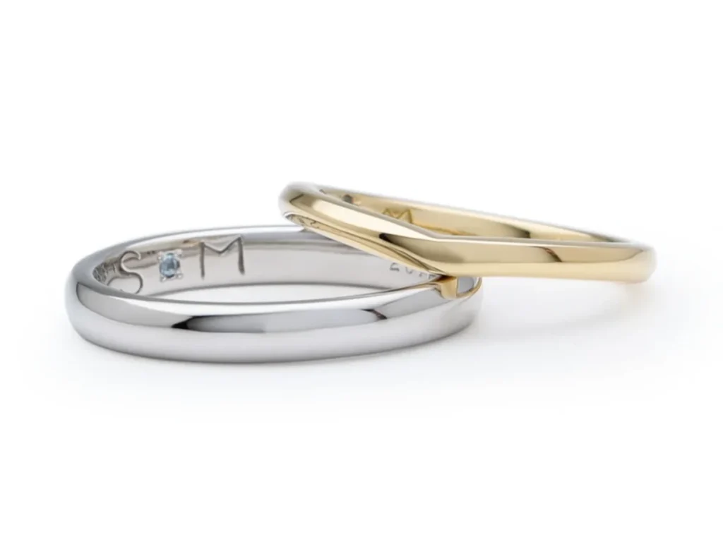 お互いのリングを重ねると現れるハートマークが特徴的な手作り結婚指輪 S様&M様