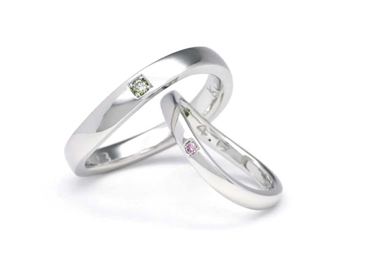 シンプルなウェーブの手作り結婚指輪