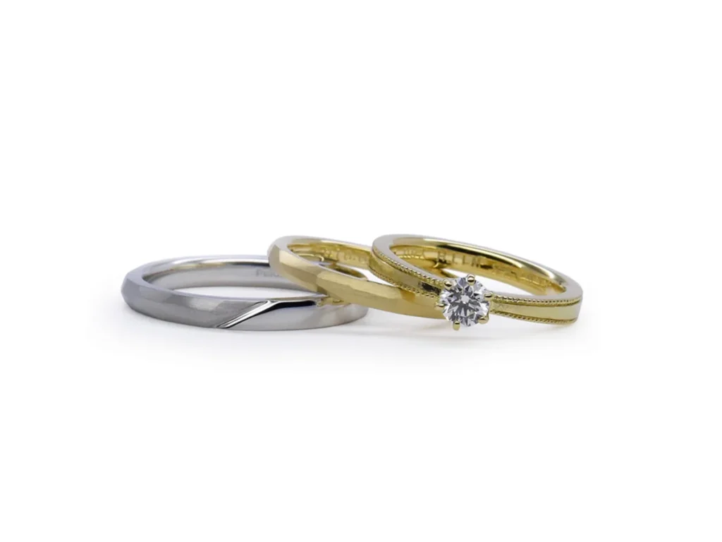 アンティーク調の加工コンビネーションを施した手作り婚約・結婚指輪 Hiroyuki&Yumi様