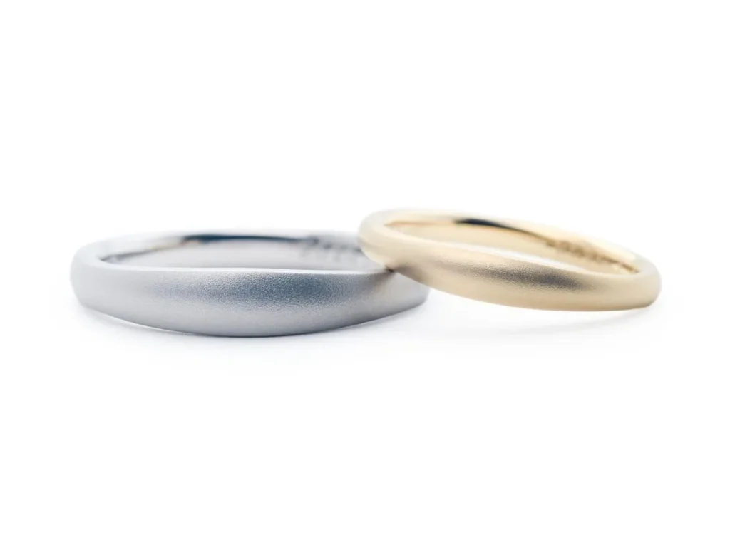 ぷっくりとしたシルエットとマット加工がおしゃれな手作り結婚指輪2019.08.03