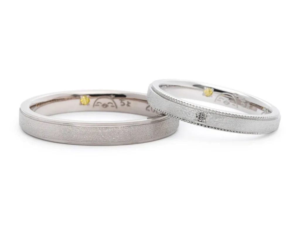 内側にイエローダイヤが入ったおそろい感のある手作り結婚指輪