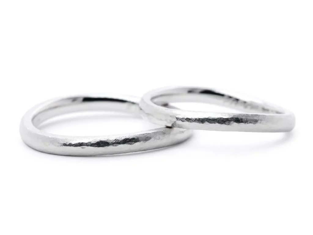 細身のウェーブにアンティーク加工を施した手作り結婚指輪 東京 N様ご夫婦 2020.05.01