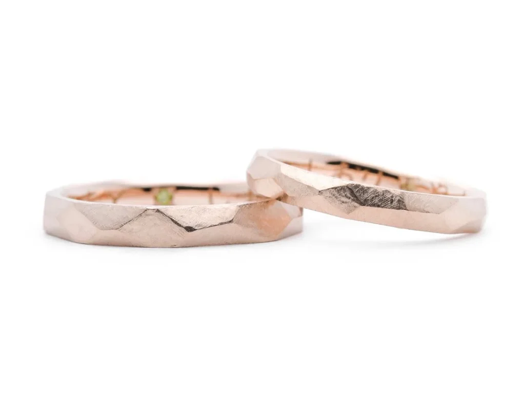 ランダムのファセットにアンティーク加工を施した手作り結婚指輪 埼玉 H様ご夫婦 2020.08.13