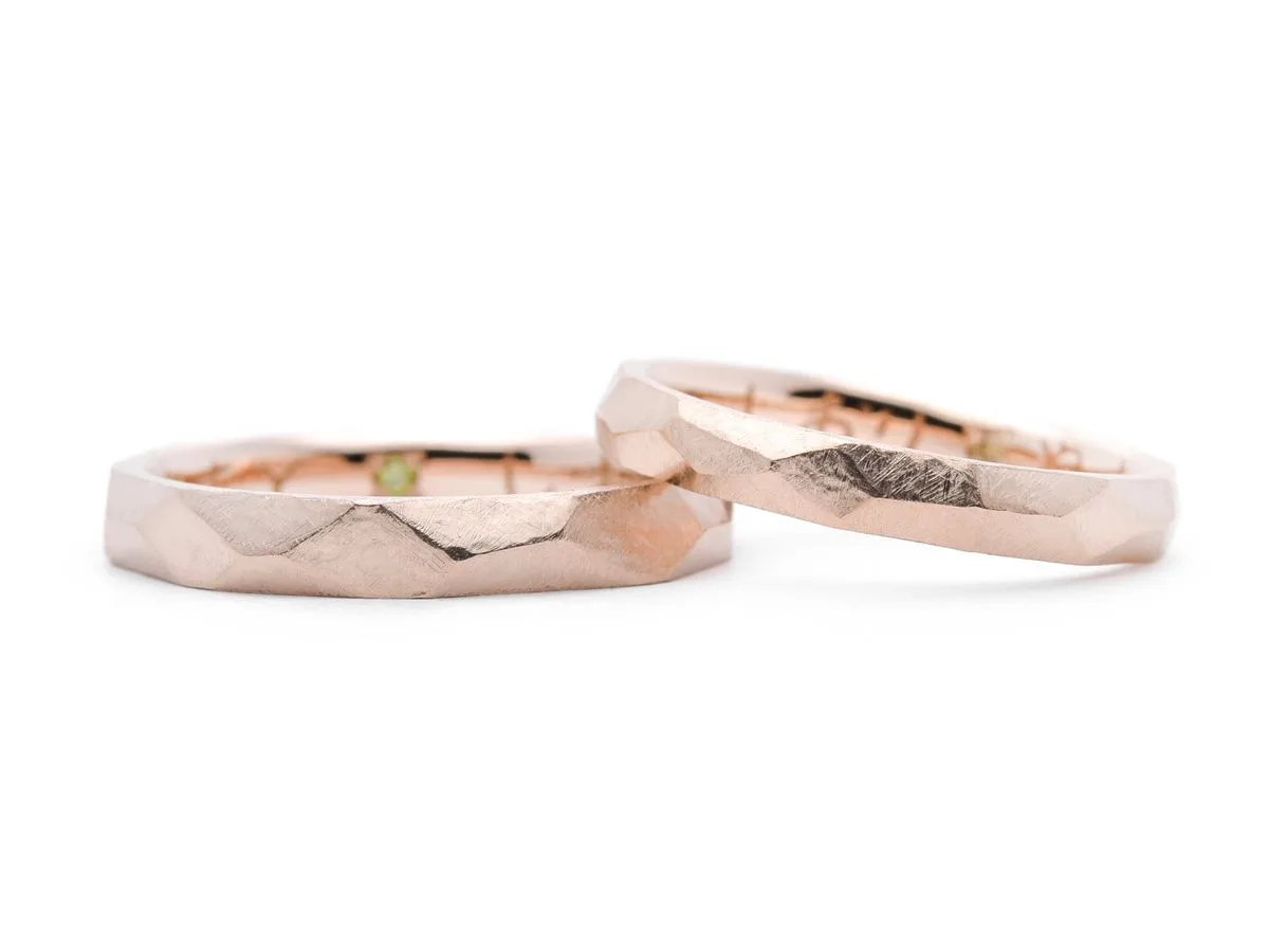 ランダムのファセットにアンティーク加工を施した手作り結婚指輪 埼玉 H様ご夫婦 2020.08.13