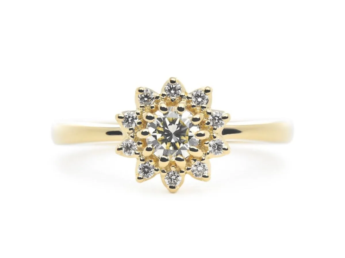 イエローゴールドのひまわりの手作り婚約指輪