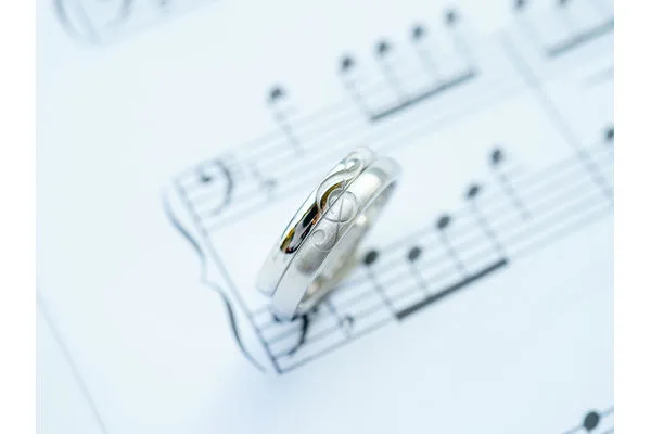 ふたりでひとつのデザインの結婚指輪ご紹介
