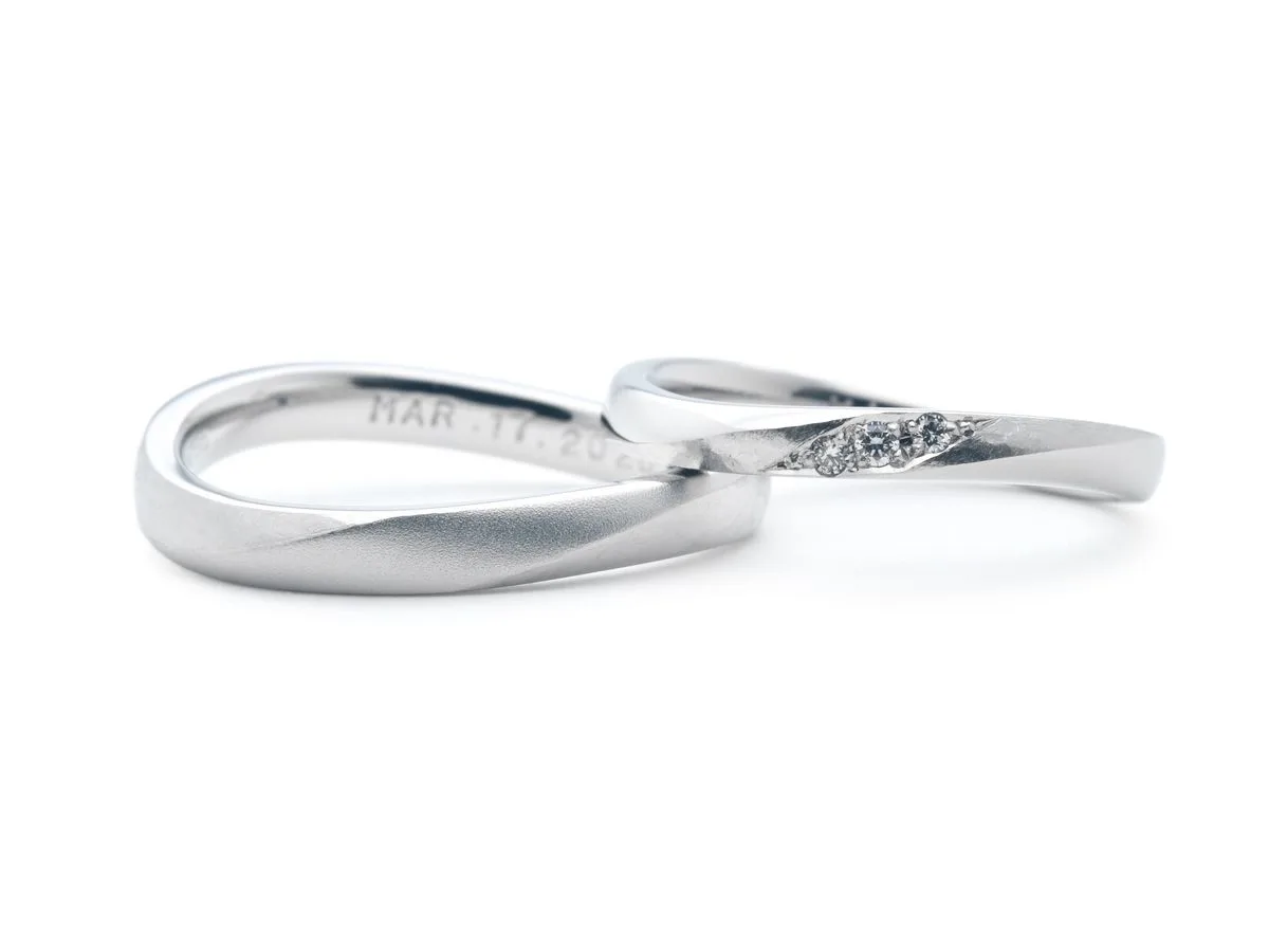 ウェーブひねりにマット加工が施された手作り結婚指輪 埼玉 Yu&Aoi 2020.02.11