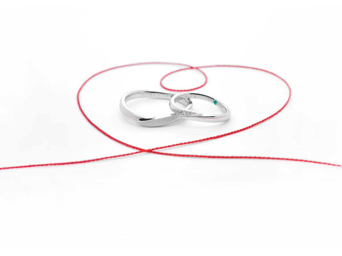 重なりあう手のようなウェーブ感が美しい手作り結婚指輪2021.04.10 2