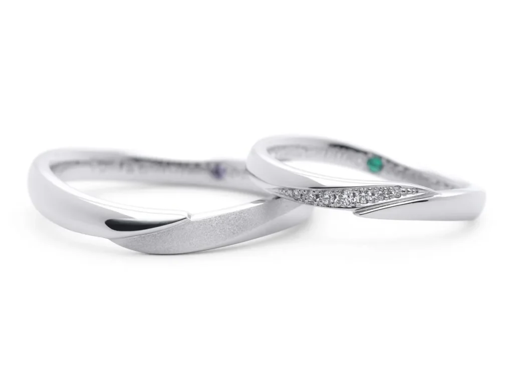 重なりあう手のようなウェーブ感が美しい手作り結婚指輪2021.04.10